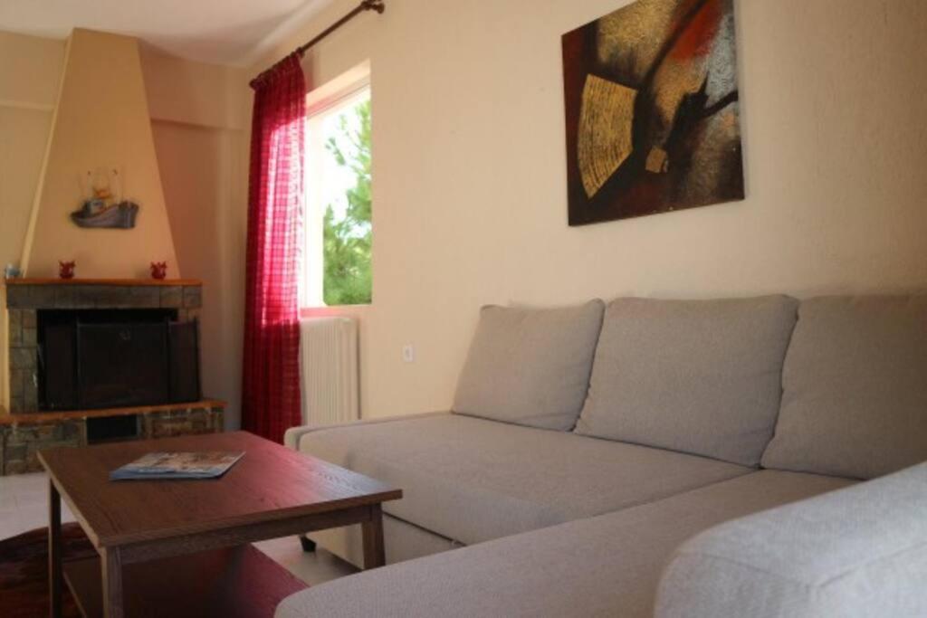 Anestis Apartment Akrata Extérieur photo